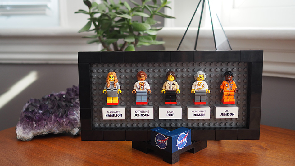 Maia Weinstrock – Fan designer